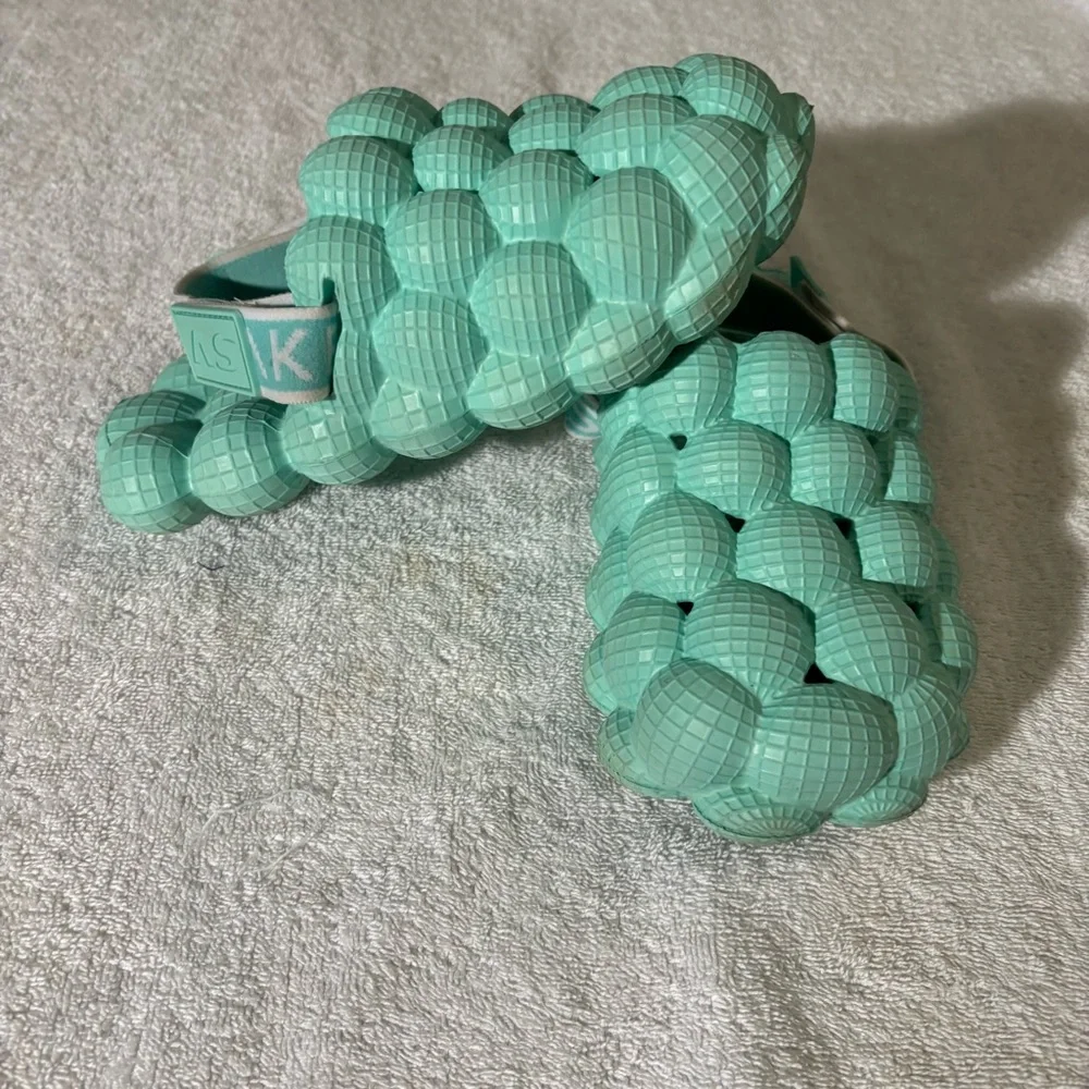 Kids Aqua Bubble Sandals